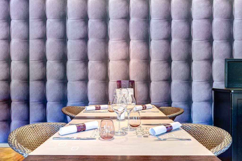 Ravel Cyrano Hotel